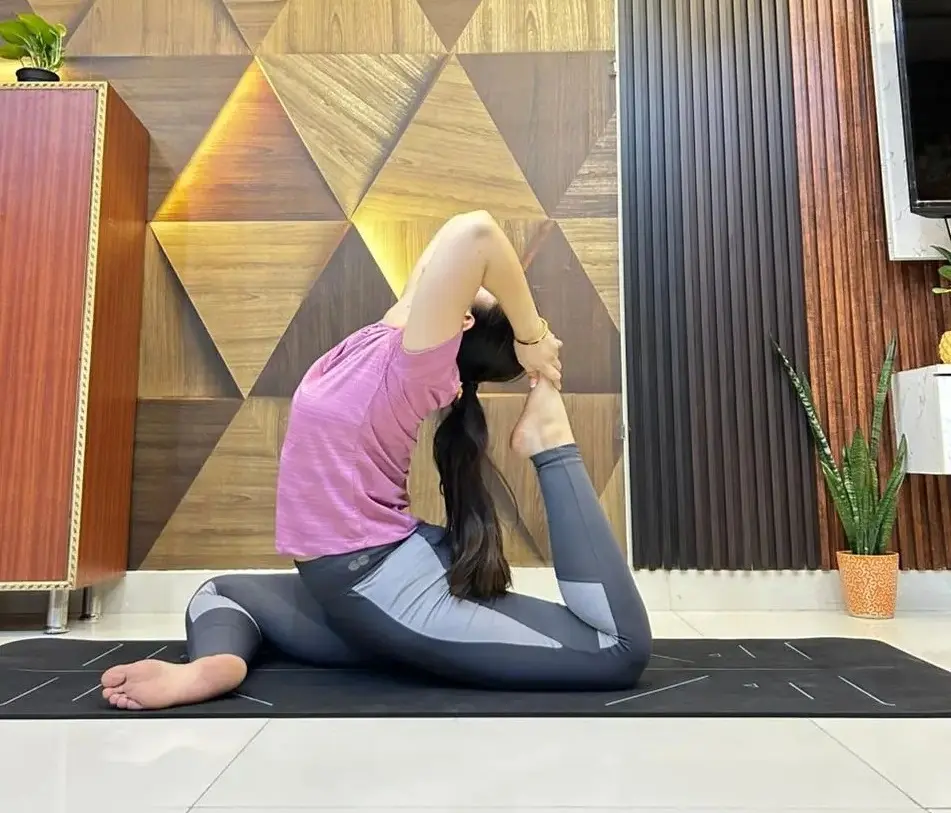 Certified yoga teacher at home session in Delhi NCR by Sriram Yoga